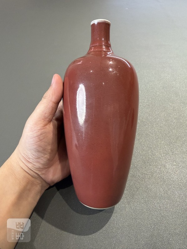 清康熙 霁红釉莱菔瓶（带木底座） - 图6